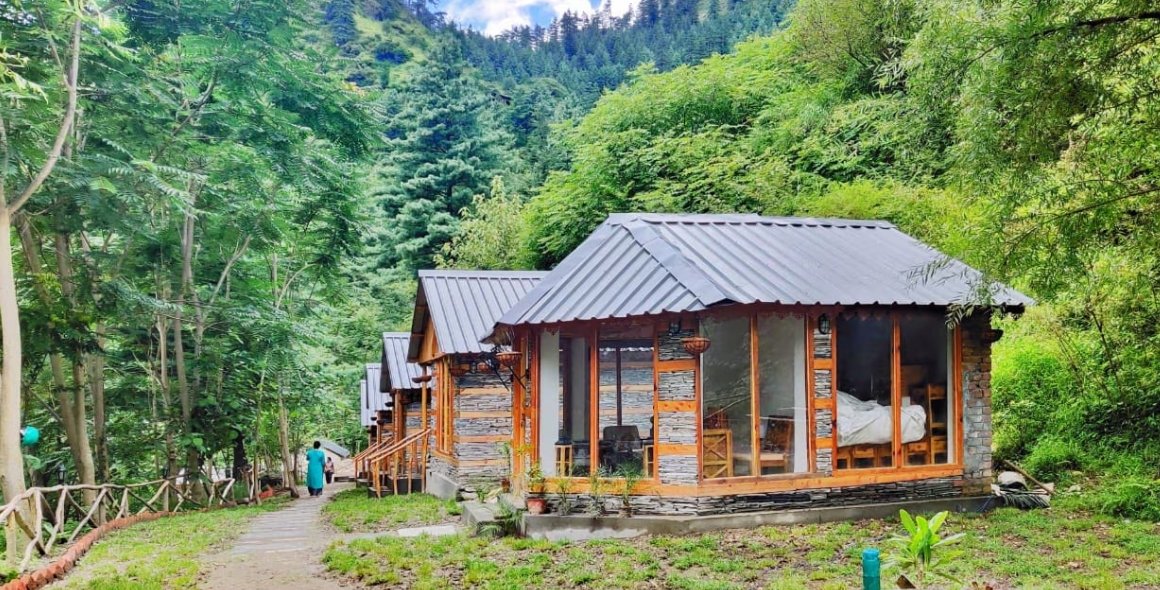 Maple Outhomes, Jibhi